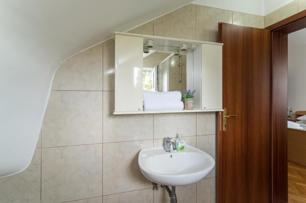Apartment Marcela Sutivan ภายนอก รูปภาพ