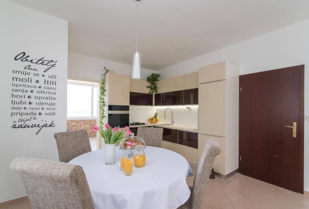 Apartment Marcela Sutivan ภายนอก รูปภาพ