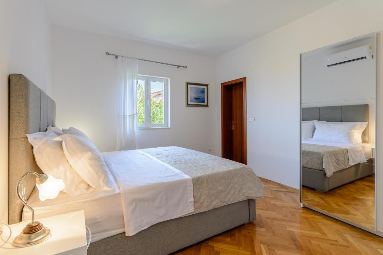 Apartment Marcela Sutivan ภายนอก รูปภาพ