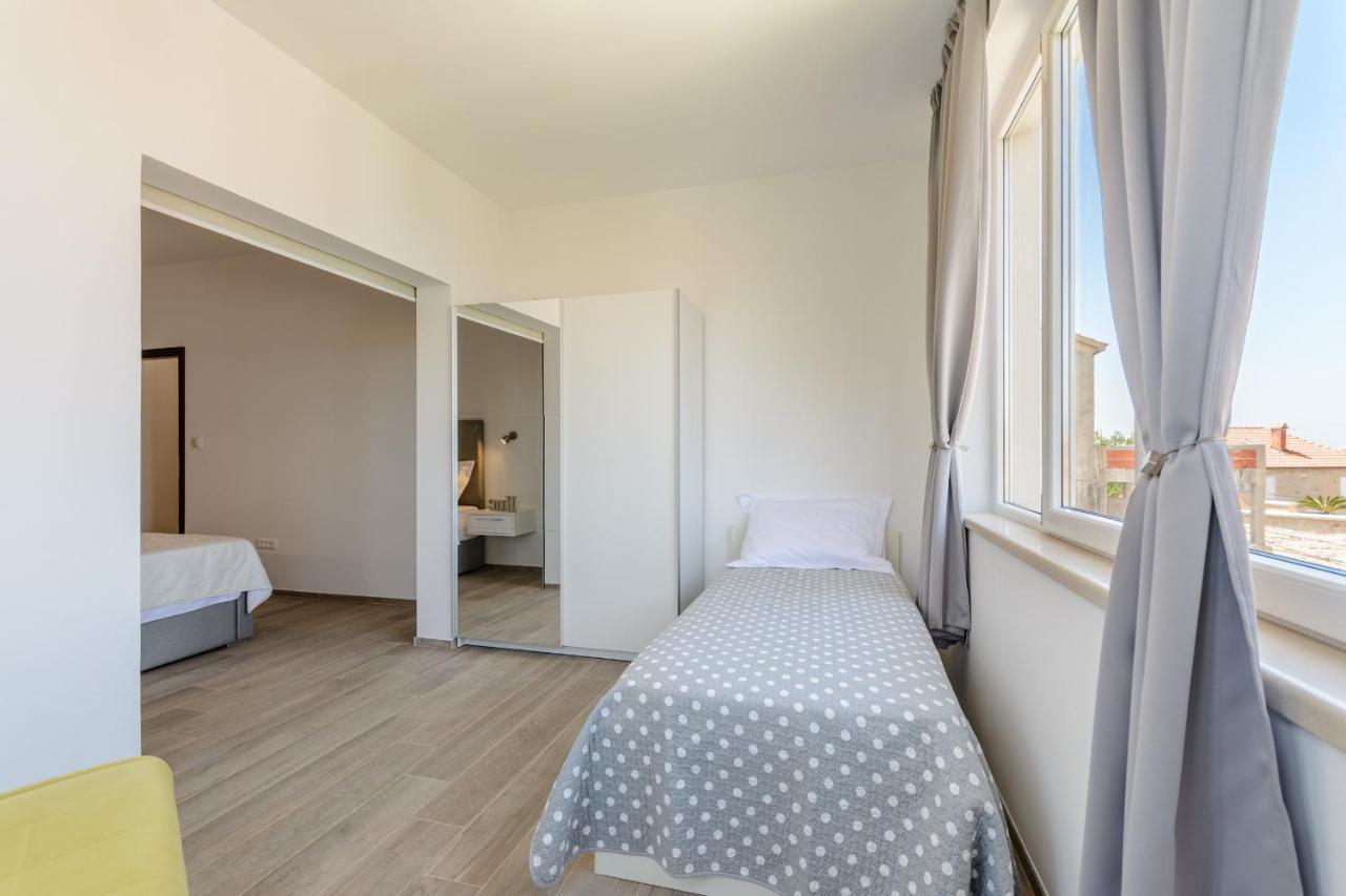 Apartment Marcela Sutivan ภายนอก รูปภาพ